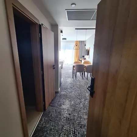 Akvamarin * Bešeňová